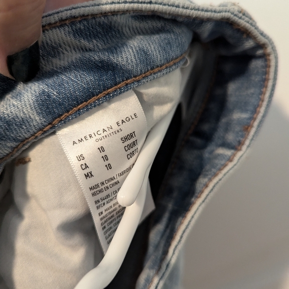 AE Ripped Mom Jean - Picture 13 of 15